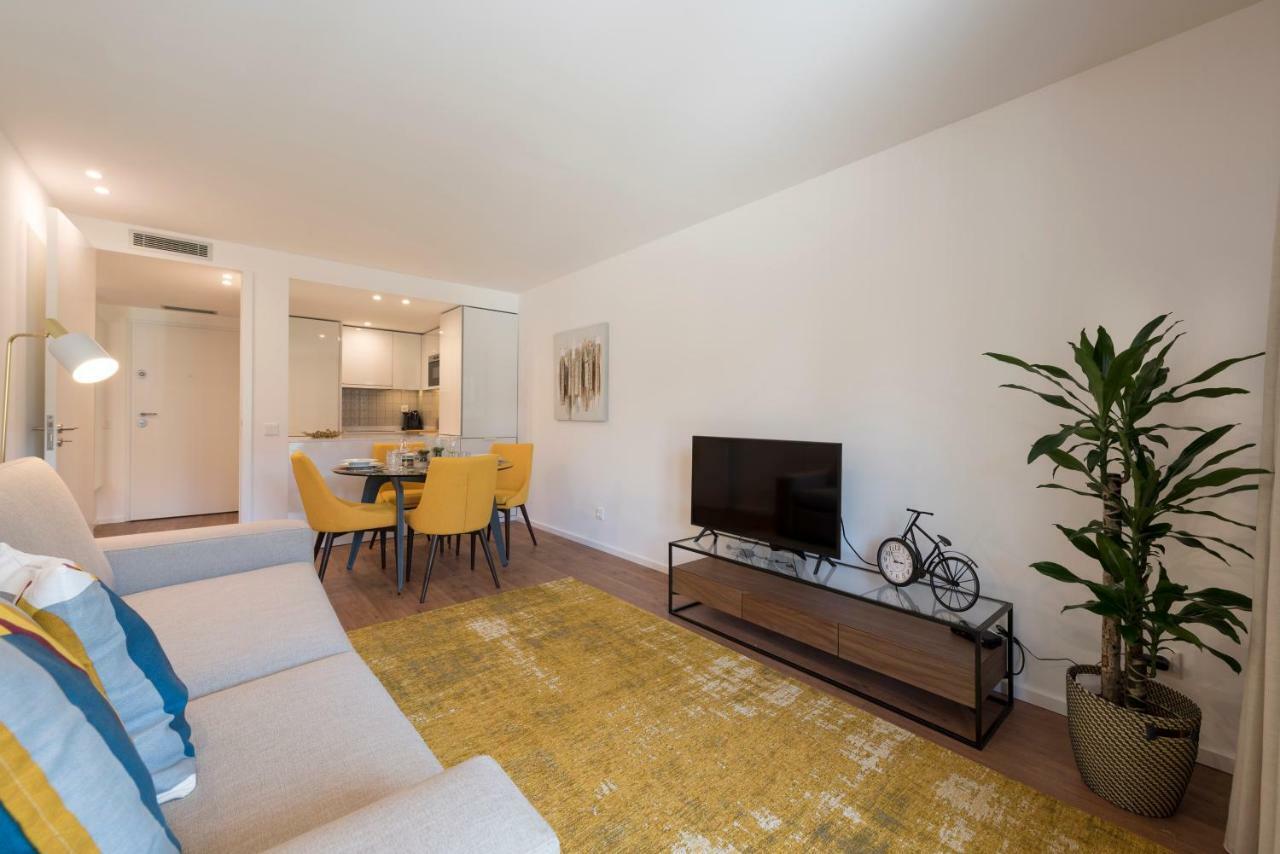 Lovelystay - Downtown Balcony Apartment With Free Parking OOporto Exterior foto