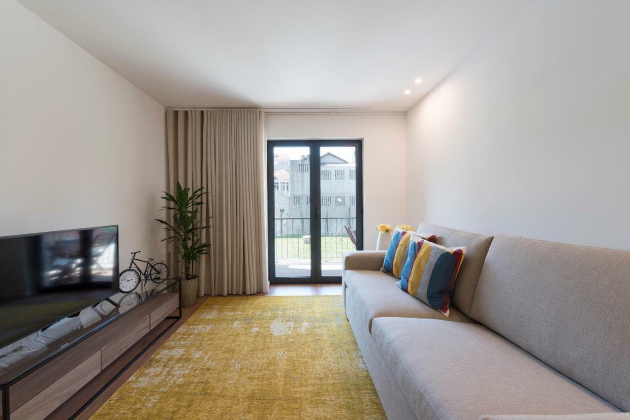 Lovelystay - Downtown Balcony Apartment With Free Parking OOporto Exterior foto